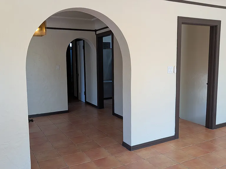 329 Cerritos Ave — Photo 7