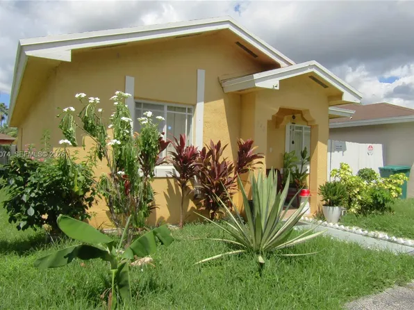 942 SW 8th Pl, Florida City, FL 33034