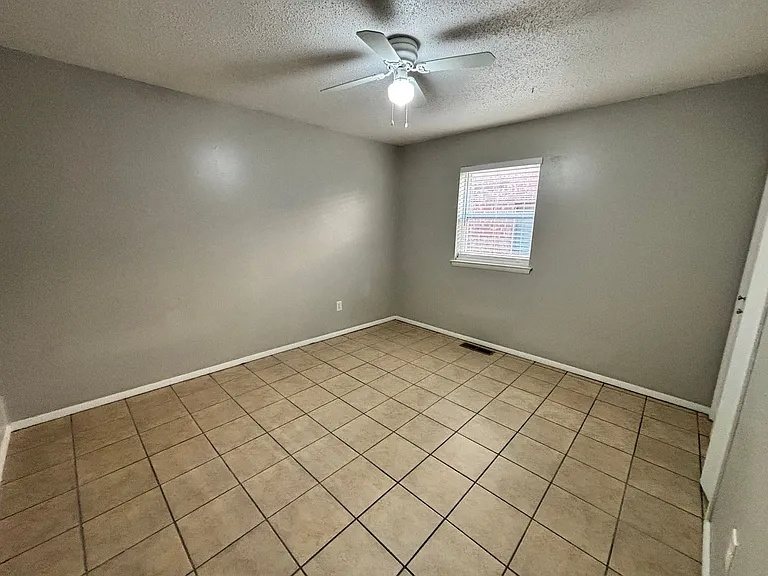 301 N University Dr #4 — Photo 21