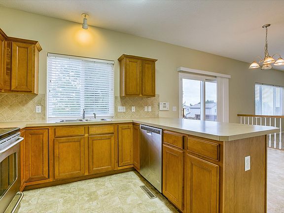 4th image of 820 Lake Vista Dr