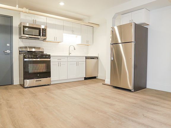 2nd image of 2266 W Leland Ave #G