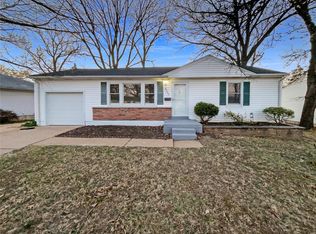 8543 General Grant Ln, Saint Louis, MO