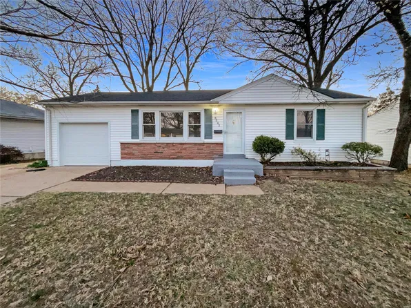 8543 General Grant Ln, Saint Louis, MO 63123
