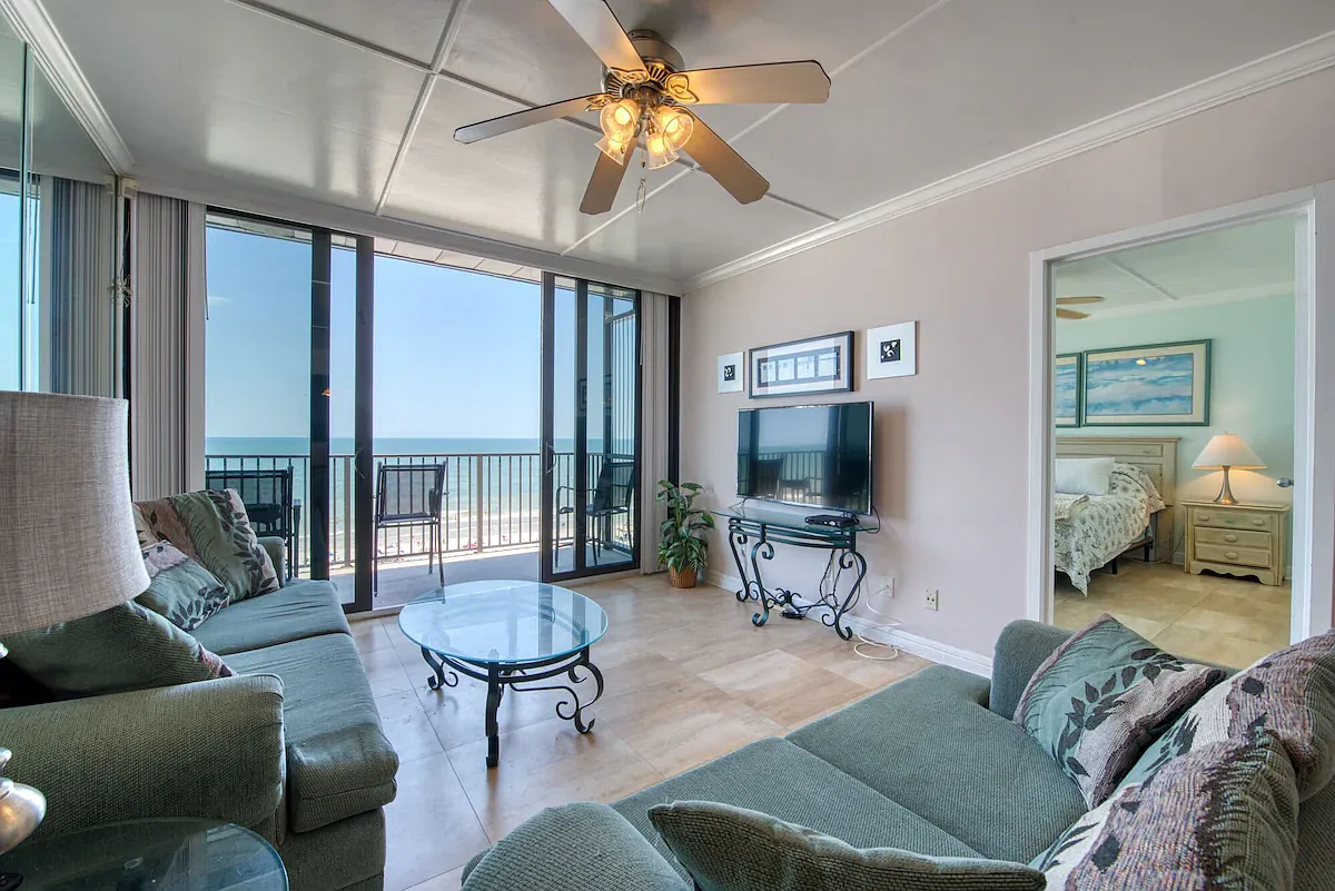 2 bed, 1080 sqft, $3,600 — Photo 2