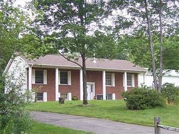 1st image of 220 Woodstream Ln