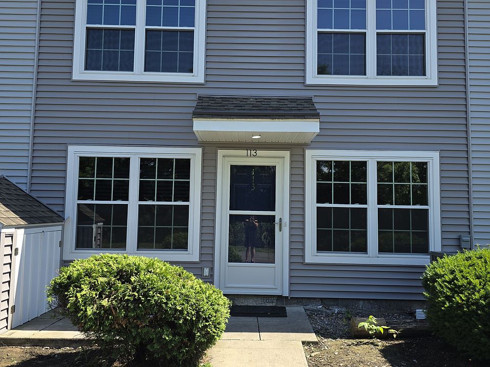 1st image of 113 Courtyard Dr