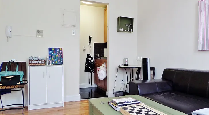 Rented by City Connections Realty | media 27