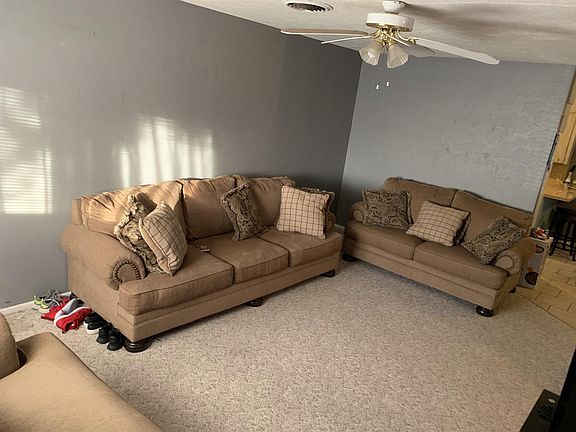 2nd image of 105 Cedar Ave