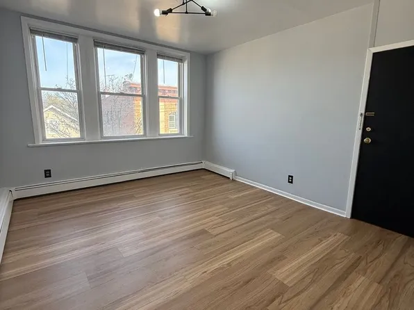 85 Bay St #87, Montclair, NJ 07042