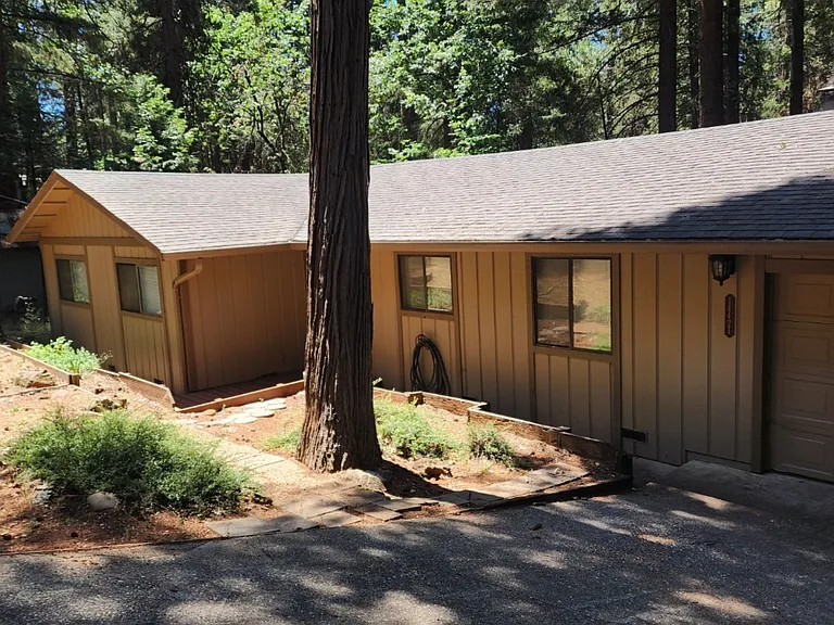 14421 Carnegie Rd — Photo 1