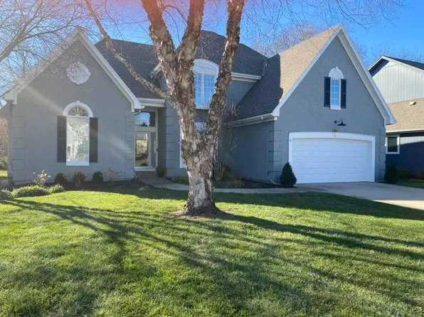 20305 W 98th St, Lenexa, KS 66220