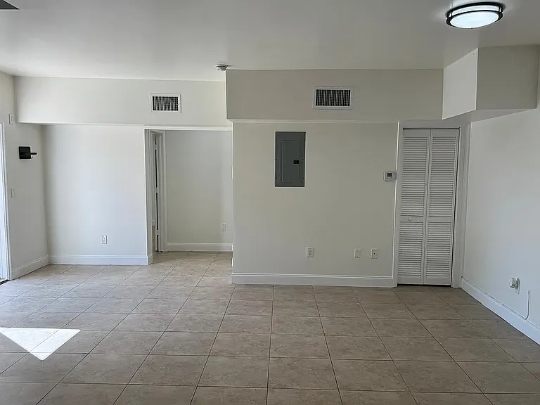 1129 SW 10th St #1 — Photo 20