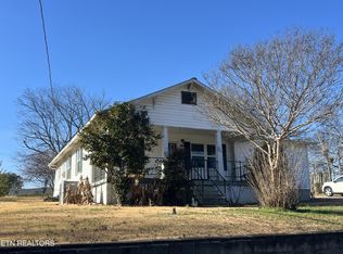 182 College St S, Madisonville, TN 37354