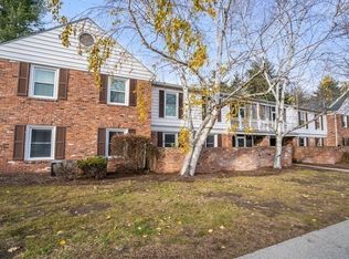 30 Halifax Ct APT A, Springfield, MA 01108