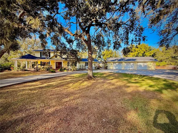 9002 63rd Avenue Dr E, Bradenton, FL 34202