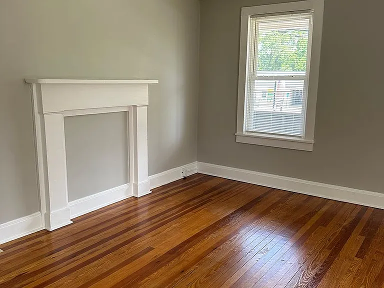 215 Millwood Ave — Photo 3