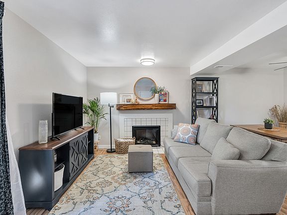 3rd image of 405 E Creekside Cir APT C