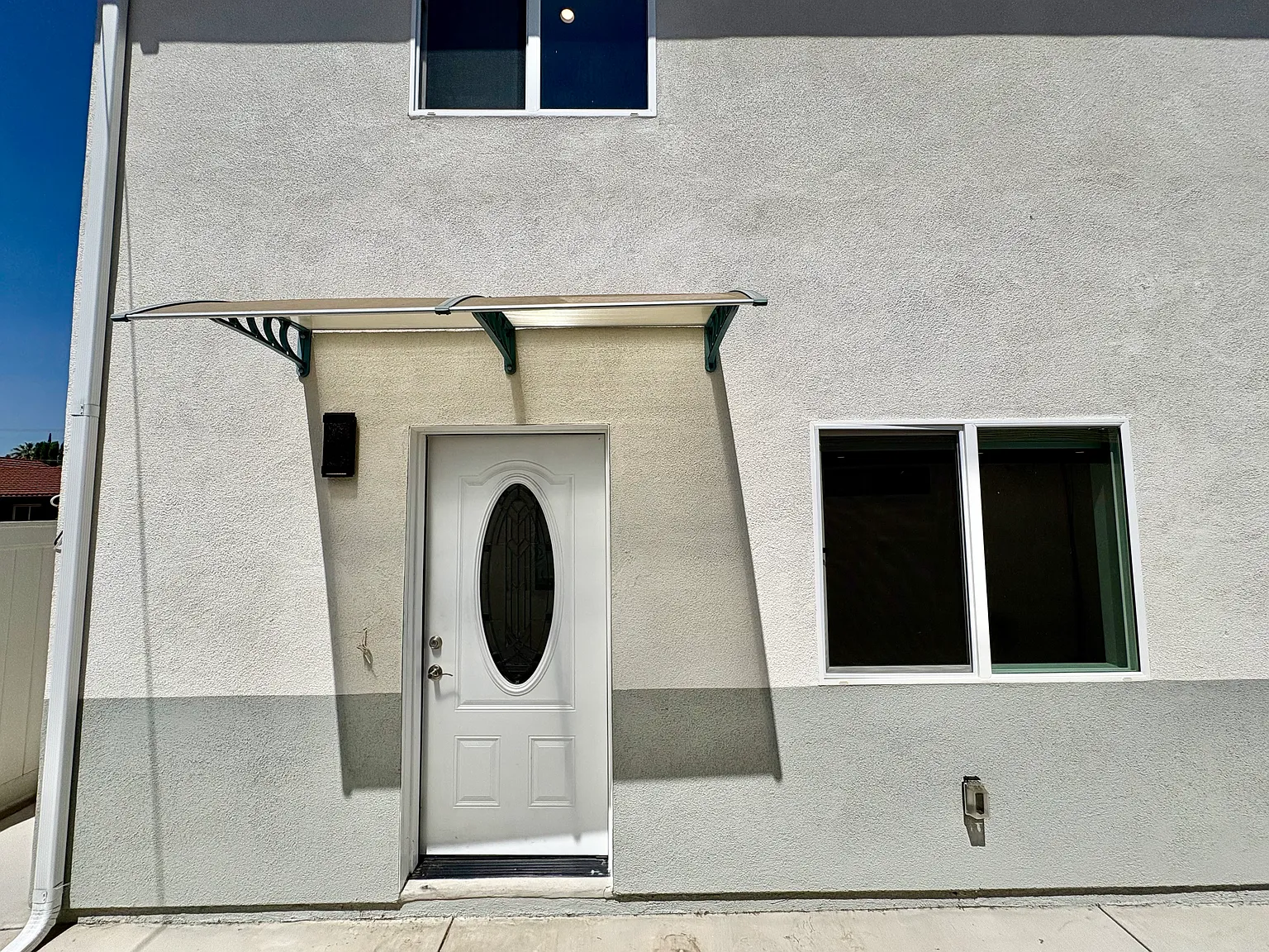 3 bed, 1200 sqft, $3,600 — Photo 2