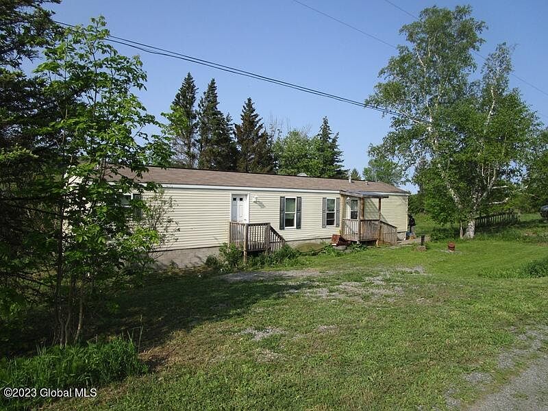 4th image of 490 Rosenberg Road