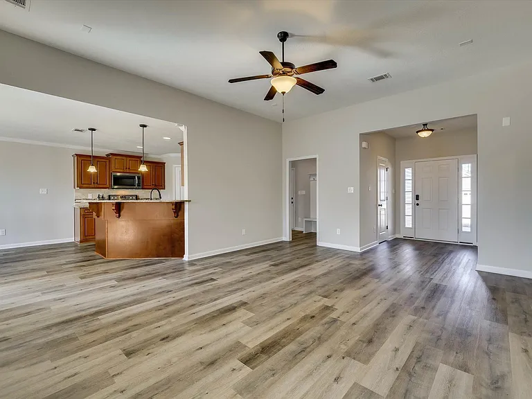 124 Radcliff Dr — Photo 10