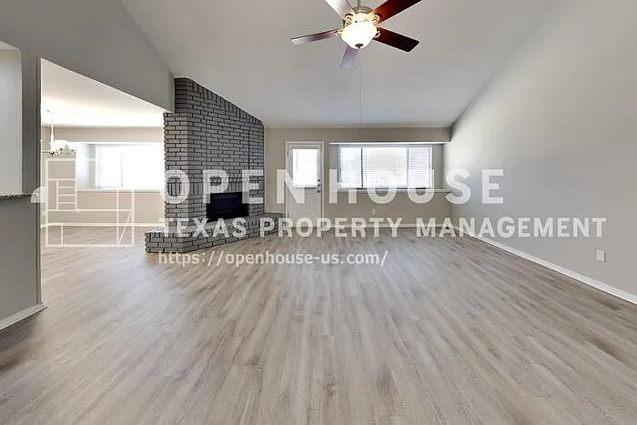 3 bed, 2.0 bath, 1904 sqft, $2,640 — Photo 3