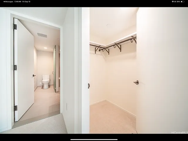 Building Photo - 1000 Auahi St #1107
