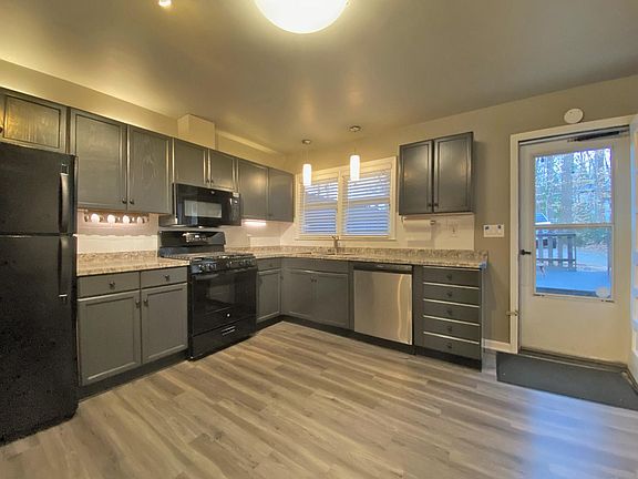 2nd image of 1801 White Oak Holw NE