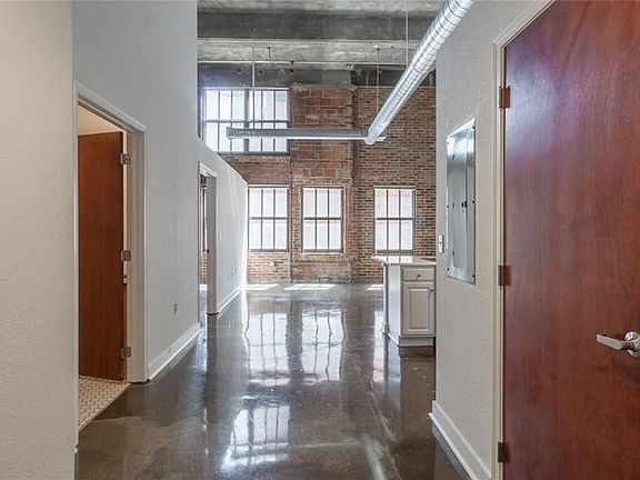 3rd image of 1535 Walnut St APT 203