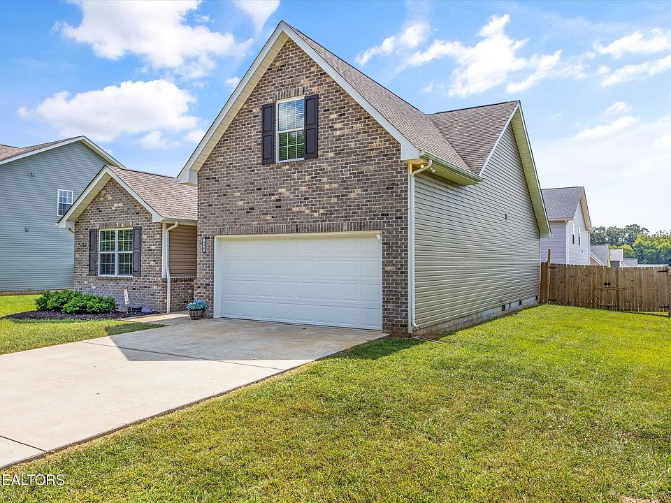 1st image of 494 Llewellyn Ln