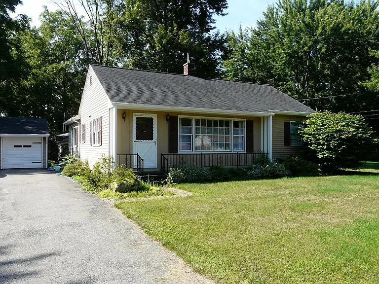 866 Colebrook Dr — Photo 1
