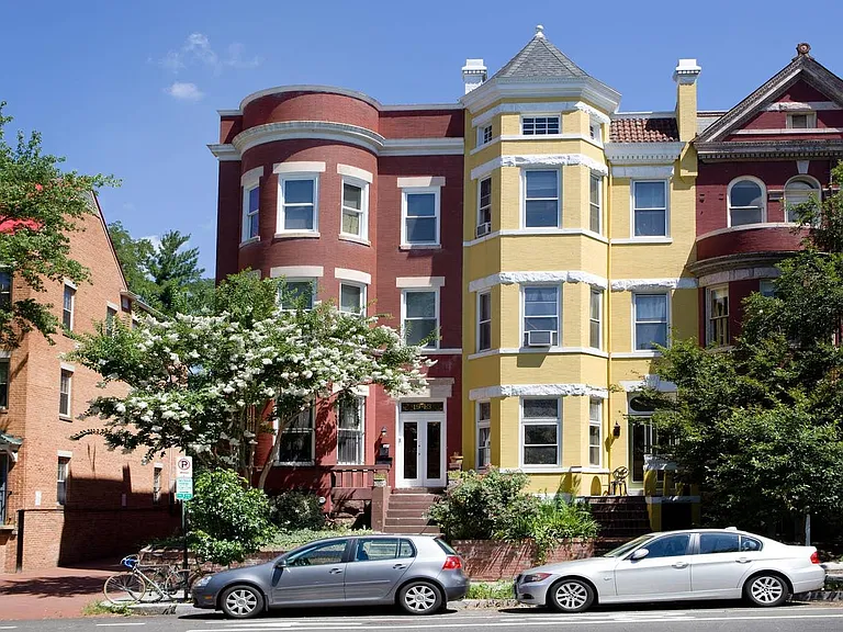Calvert St NW — Photo 16