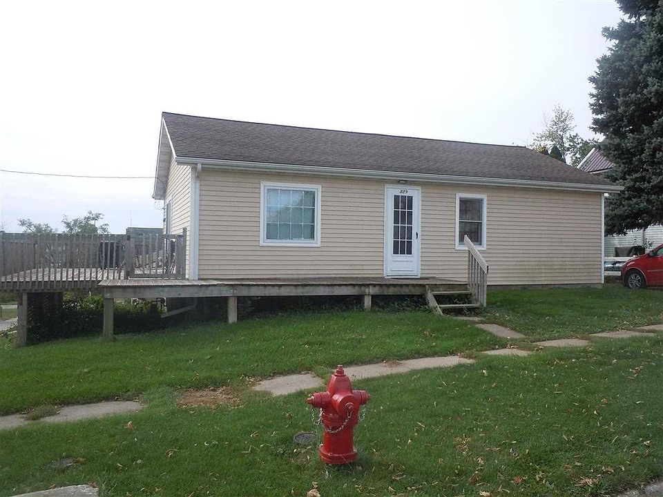 1st image of 329 E Oak St