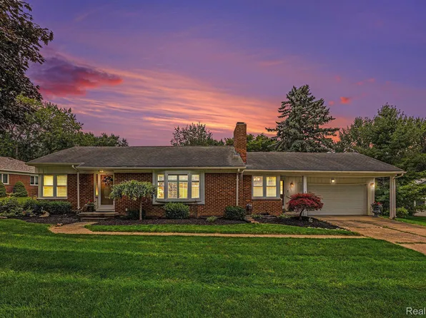 2645 Ayrshire Dr, Bloomfield Hills, MI 48302