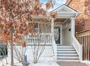 402 Woodfield Rd #A, Toronto, ON M4L2X1