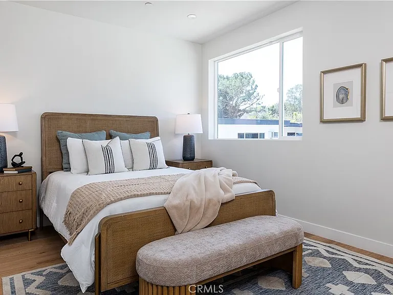 2824 Rowena Ave #C — Photo 18