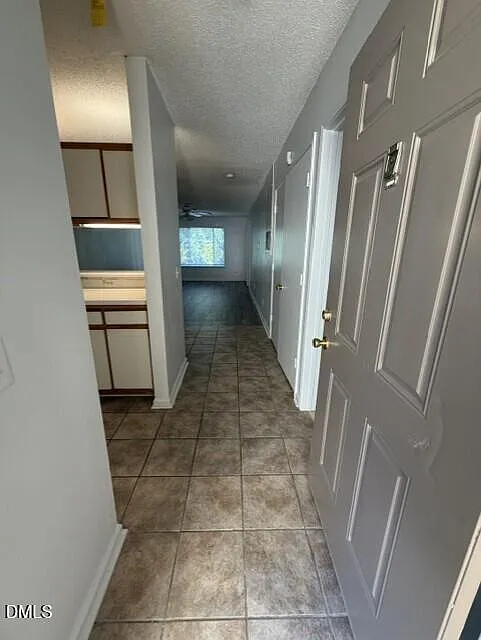 1 bed, 1.0 bath, 1224 sqft, $600 — Photo 2