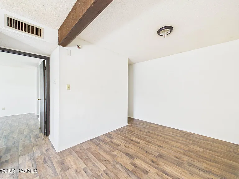 200 High Meadows Blvd — Photo 5