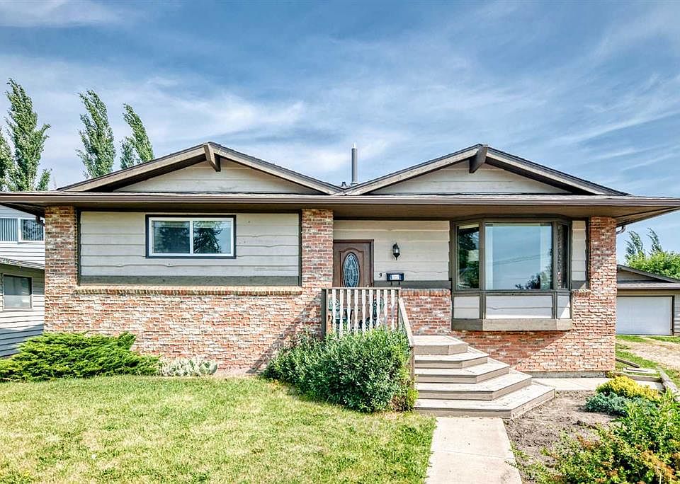 1st image of 3 S 43 Avenue Close