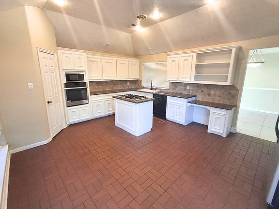 4th image of 22918 Glenover Dr #1