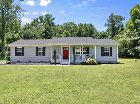 121 Willow Ln, Suffolk, VA 23434