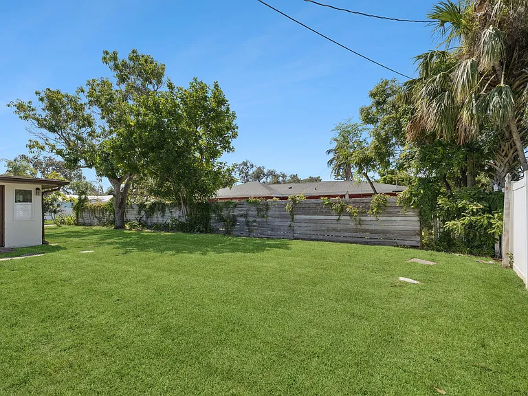 2335 Tropical Shores Dr SE — Photo 20