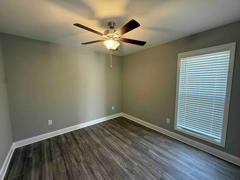 573 Patrick Farms Dr — Photo 18