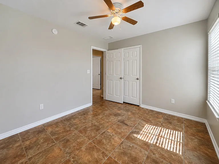 138 Adams St — Photo 13
