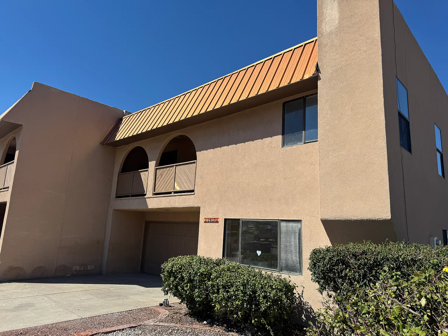 4 bed, 2500 sqft, $2,200 — Photo 3