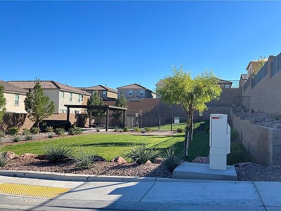 4th image of 10796 Montana Blanca Ave