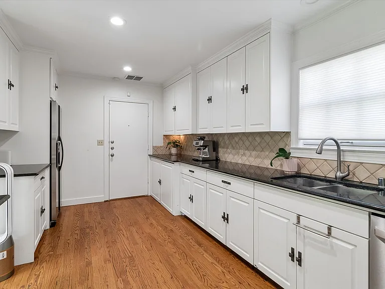 5902 McCommas Blvd — Photo 7