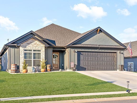 3rd image of 305 Frontier Dr