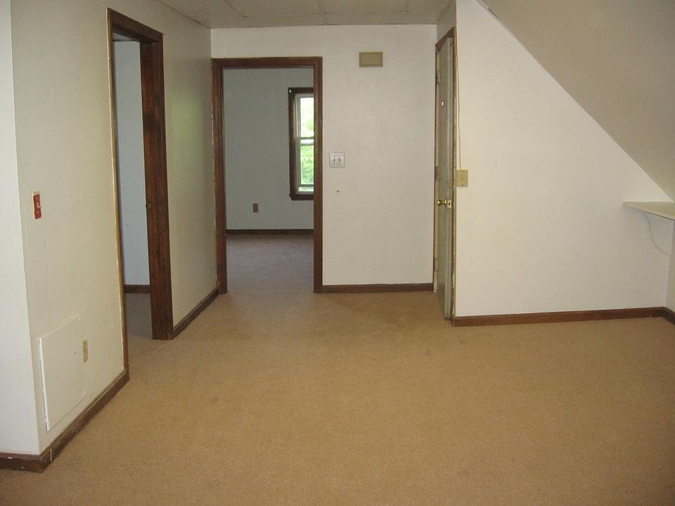 1st image of 68 Centre Ave #3