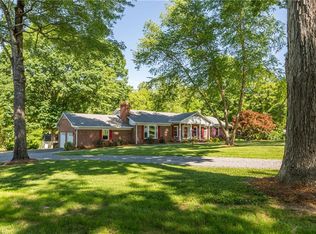 182 Parkview Cir, Pinnacle, NC 27043