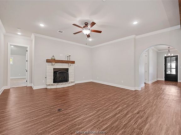 3rd image of 2615 Belliser Ct